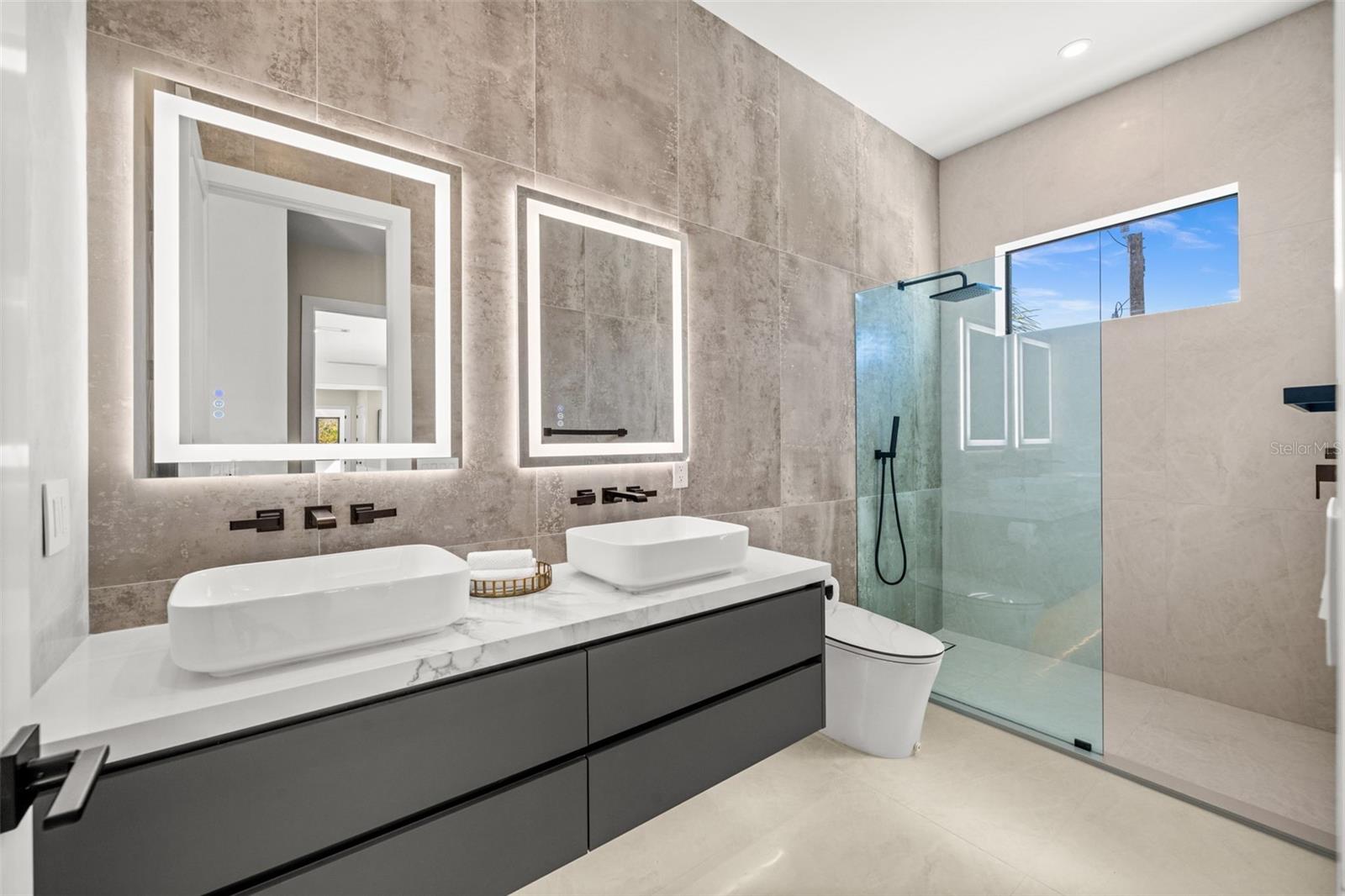 SOUTH GATE - Residential