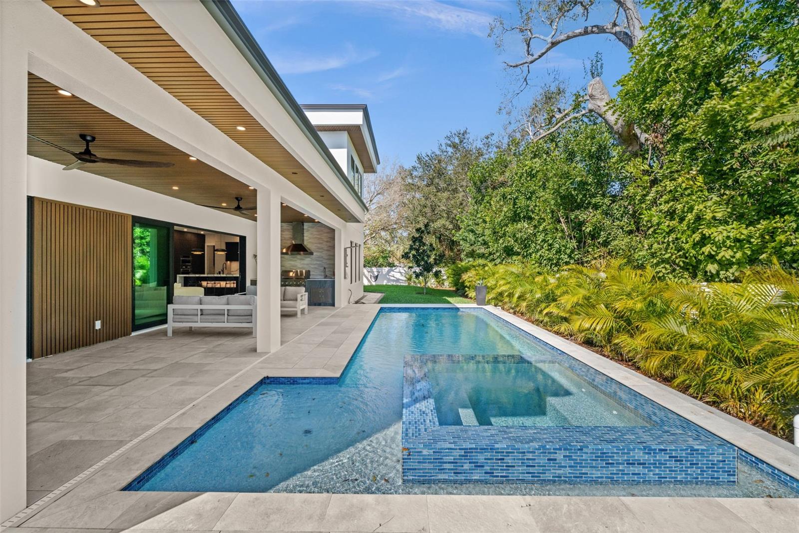 SOUTH GATE - Residential