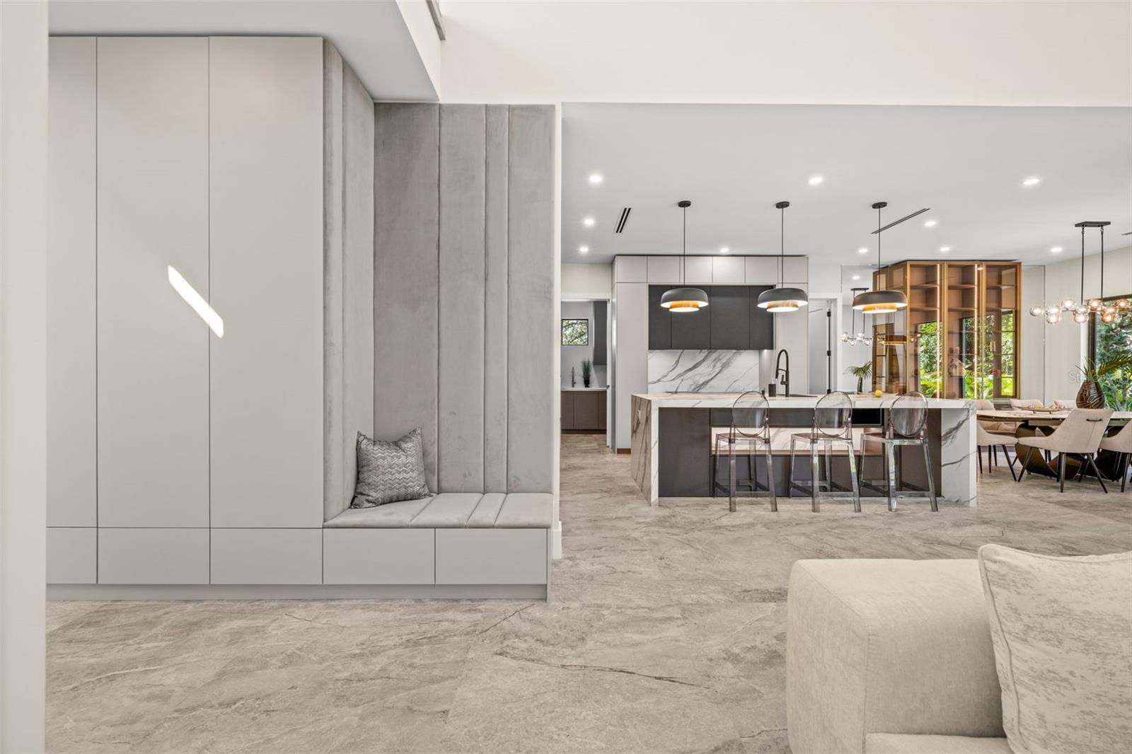 SOUTH GATE - Residential