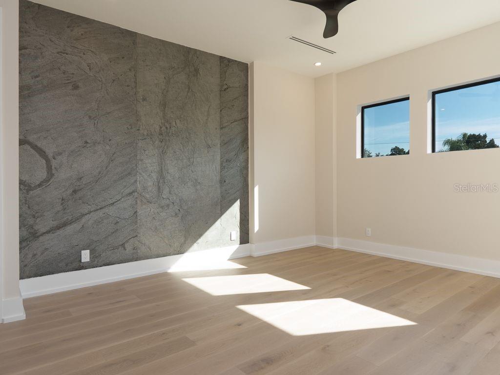 SOUTH GATE - Residential