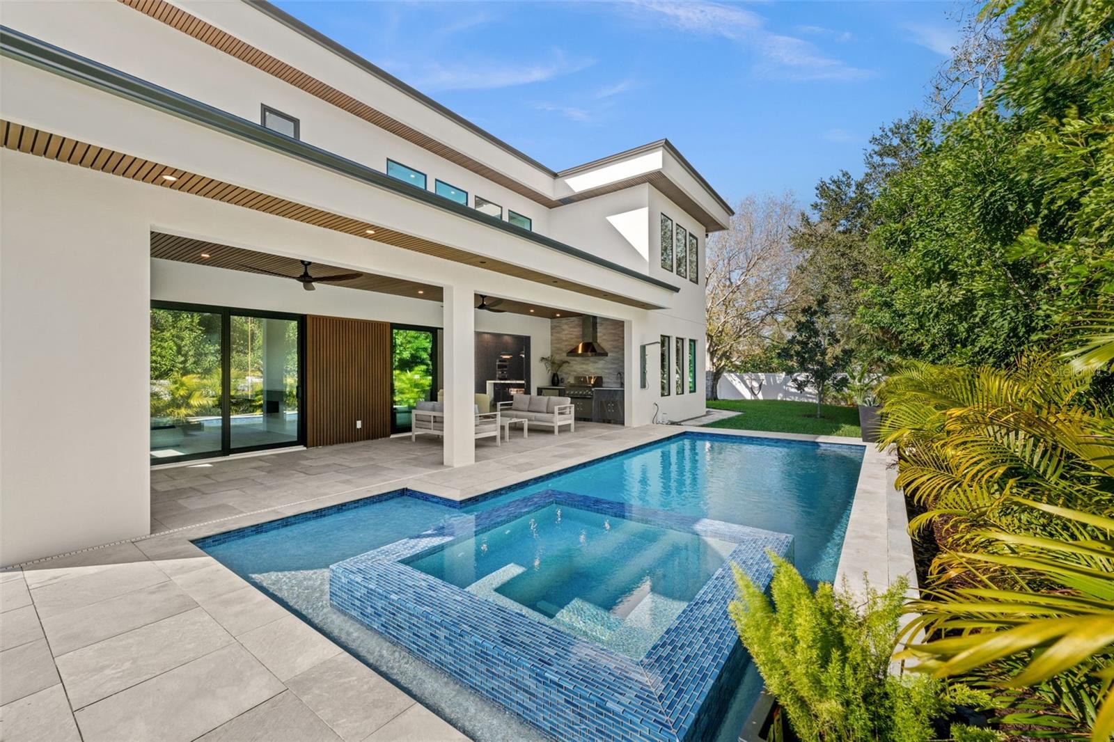 SOUTH GATE - Residential