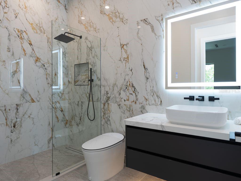 SOUTH GATE - Residential