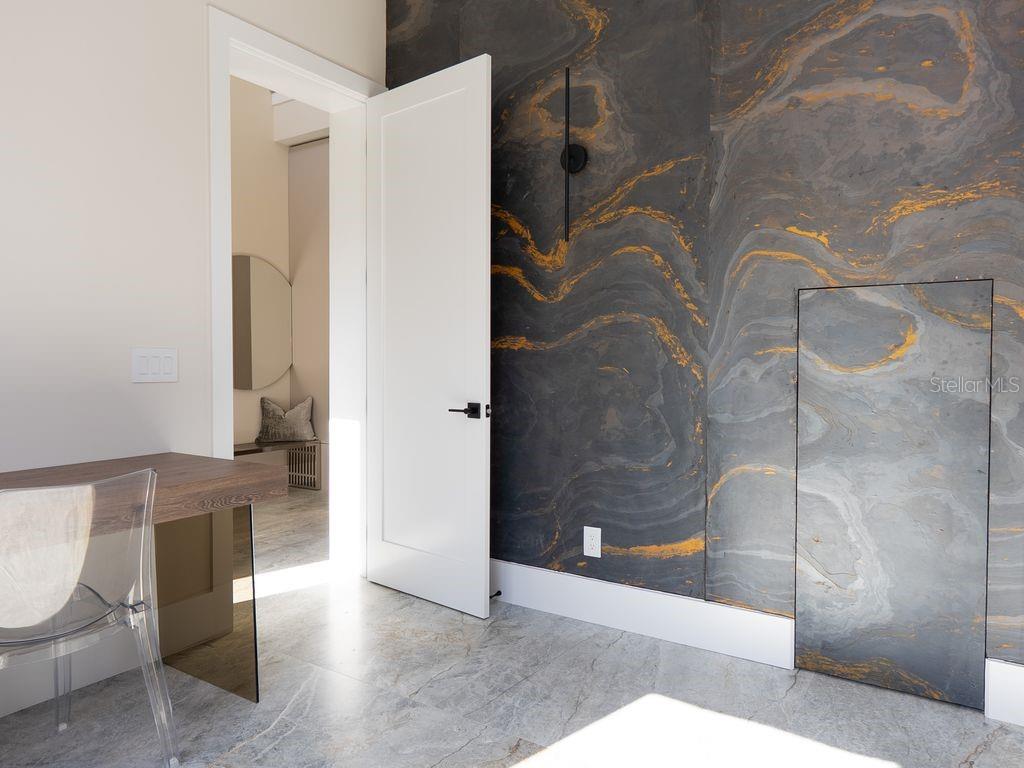 SOUTH GATE - Residential