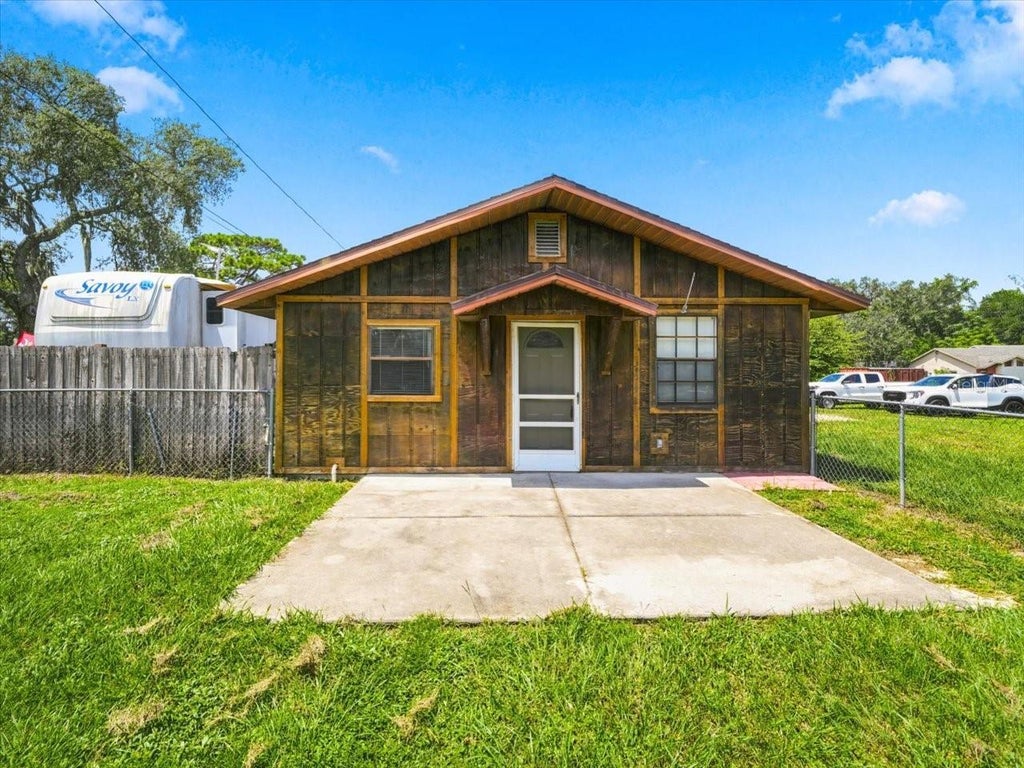 Photo of 12823 Buckeye Drive, Hudson, FL 34669 (MLS # W7889072)