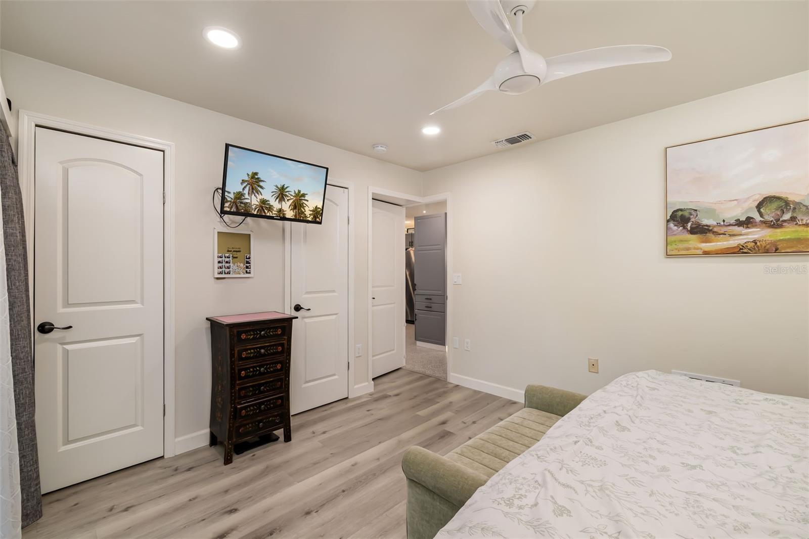 VILLAGE GARDENS PH 1 - Residential