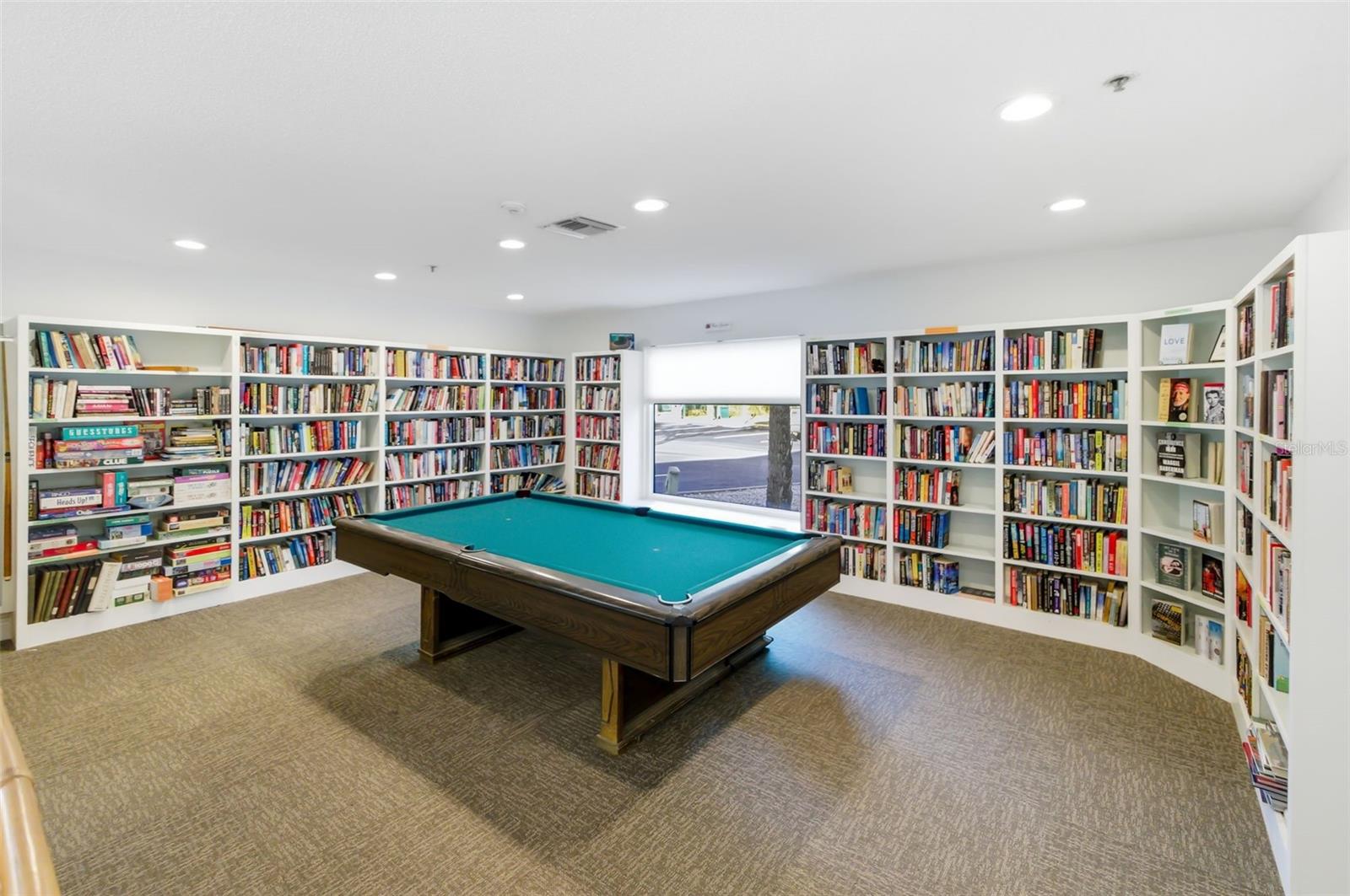 VILLAGE GARDENS PH 1 - Residential