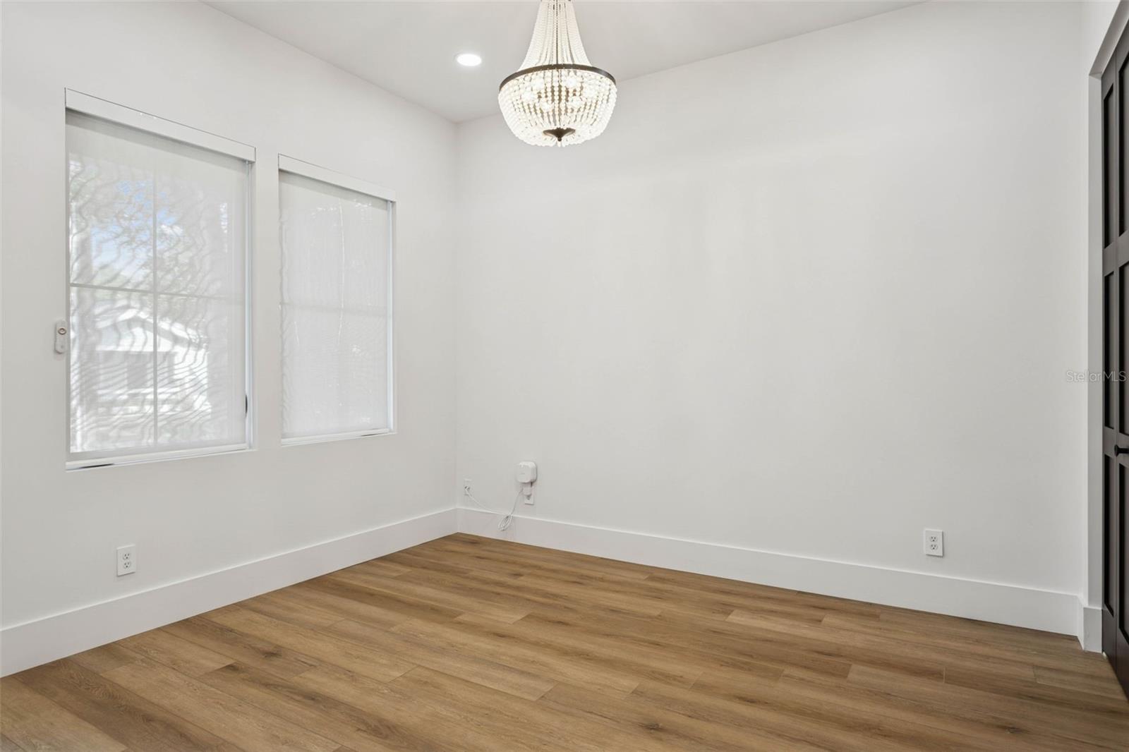 NORTH RIVERSIDE - Residential Lease