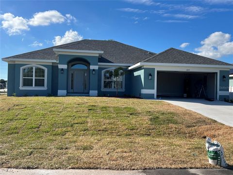 A home in PORT CHARLOTTE