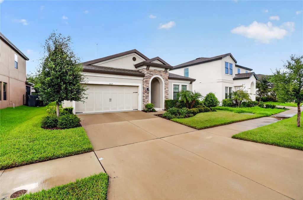Photo of 12635 Shetland Walk Drive, Lithia, FL 33547 (MLS # TB8541705)