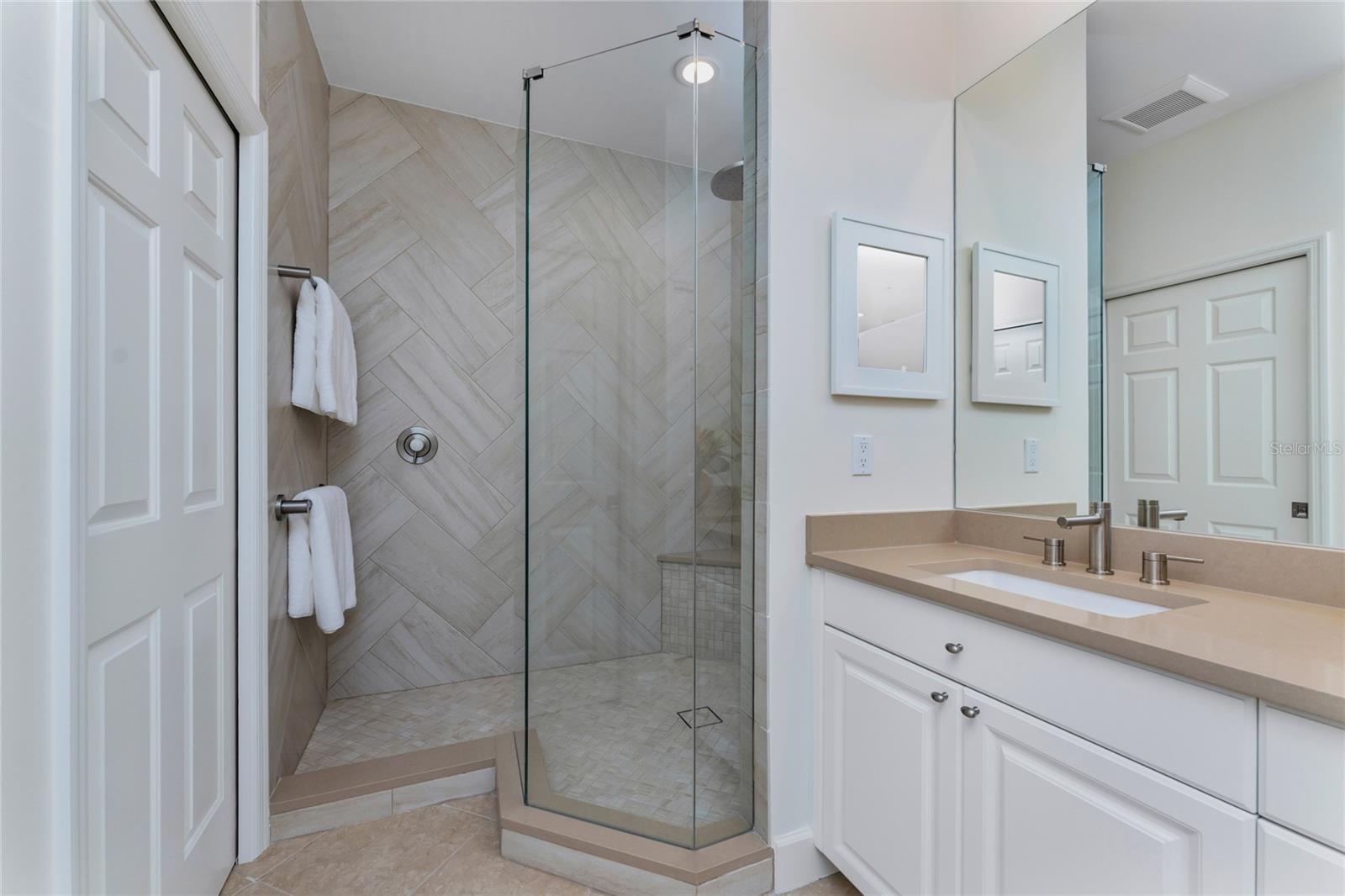 TOPAZ COVE CONDO - Residential