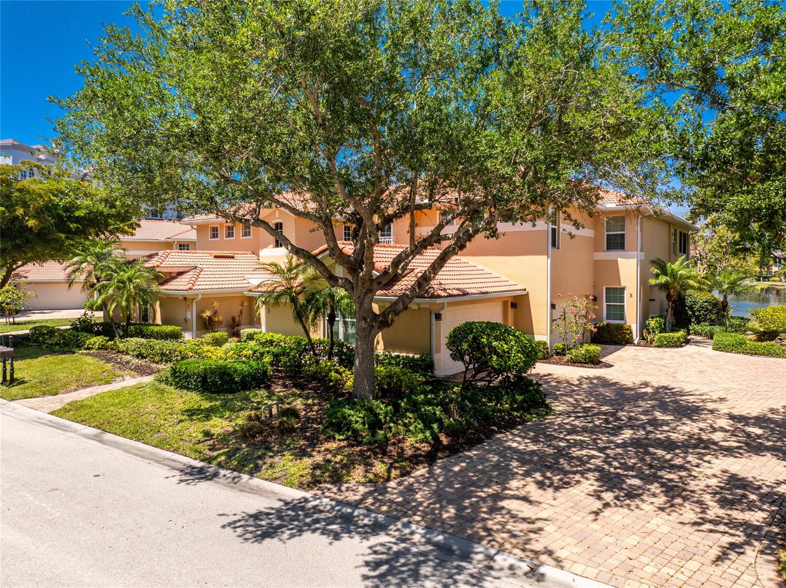 TOPAZ COVE CONDO - Residential