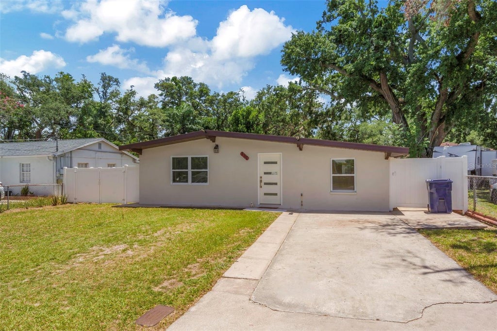 Photo of 2112 W Idlewild Avenue, Tampa, FL 33603 (MLS # O6419501)