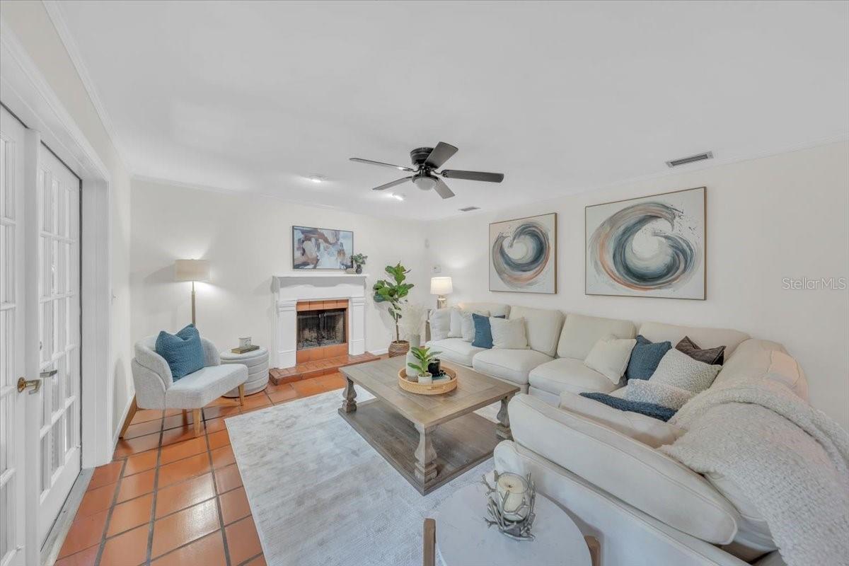 BAY BLUFF - Residential