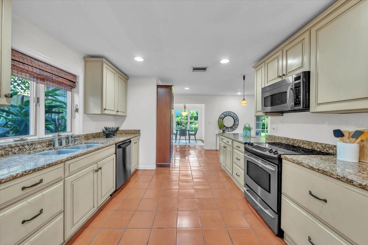 BAY BLUFF - Residential