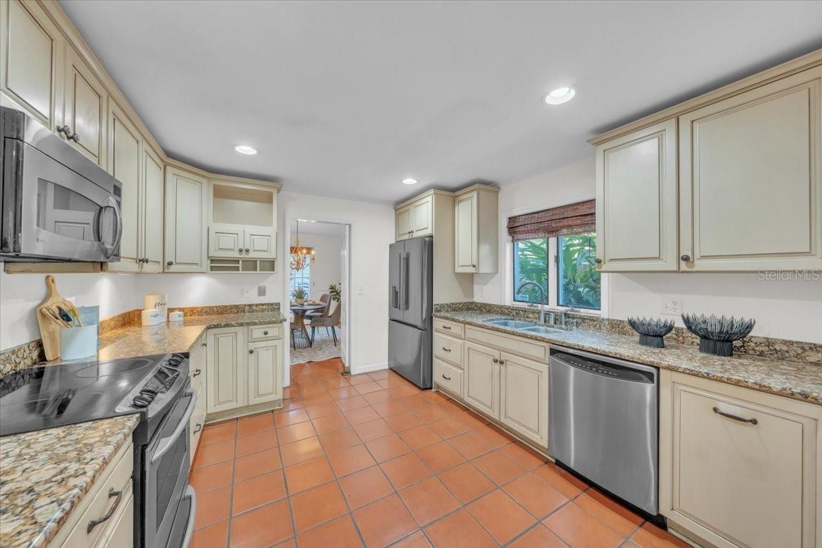 BAY BLUFF - Residential