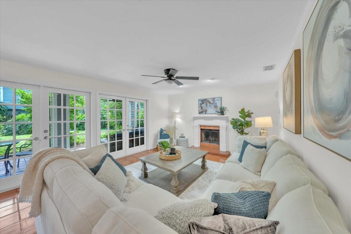 BAY BLUFF - Residential