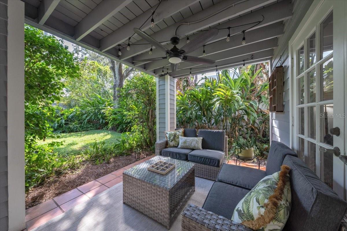BAY BLUFF - Residential
