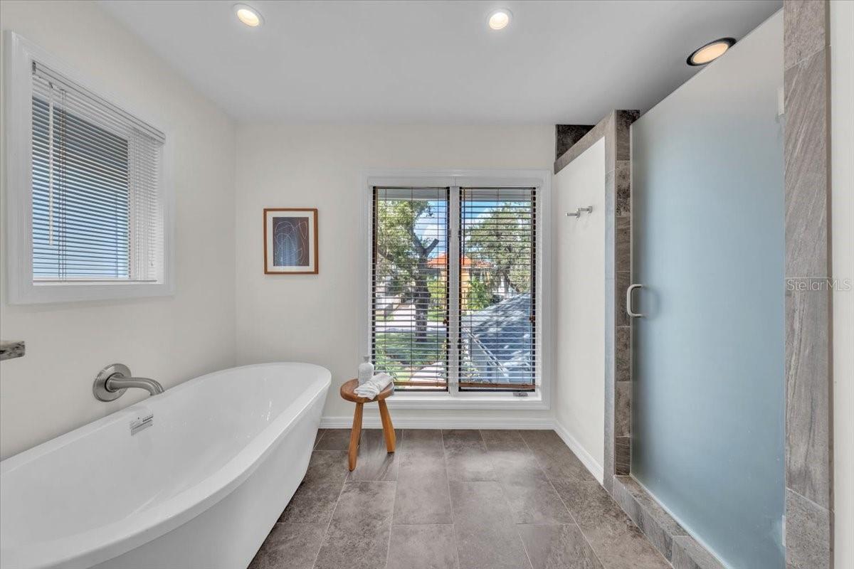 BAY BLUFF - Residential