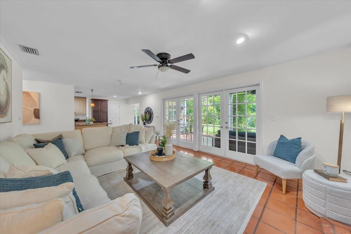 BAY BLUFF - Residential