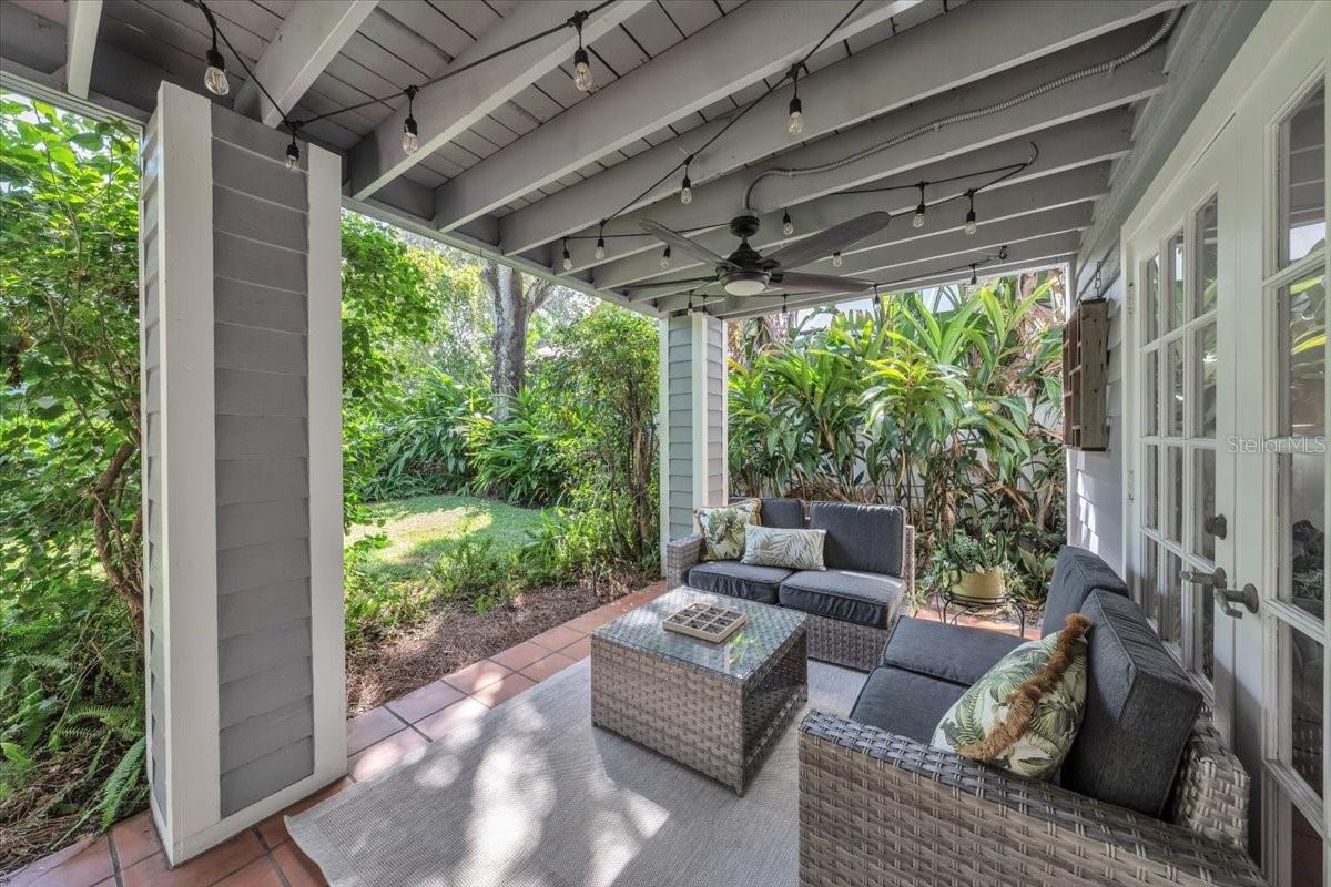 BAY BLUFF - Residential
