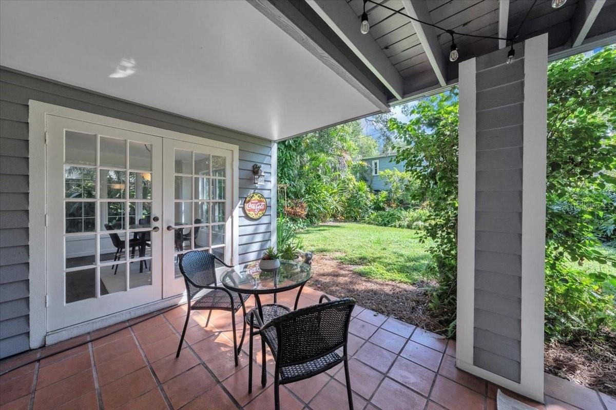 BAY BLUFF - Residential