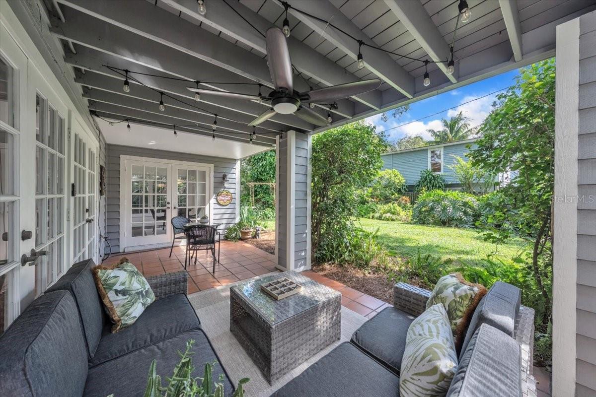 BAY BLUFF - Residential