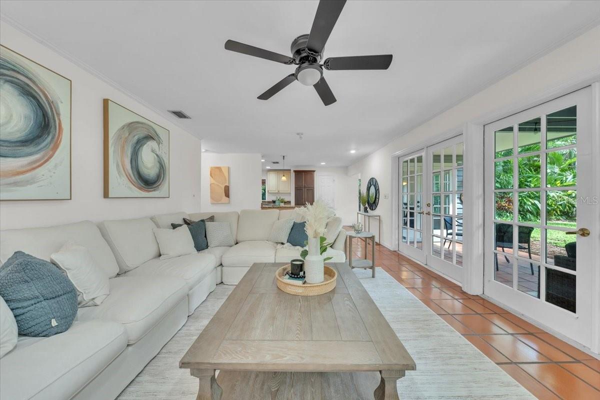 BAY BLUFF - Residential