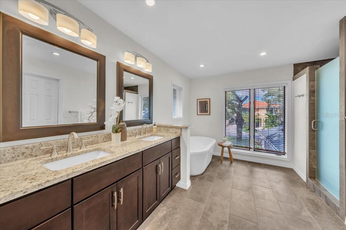BAY BLUFF - Residential