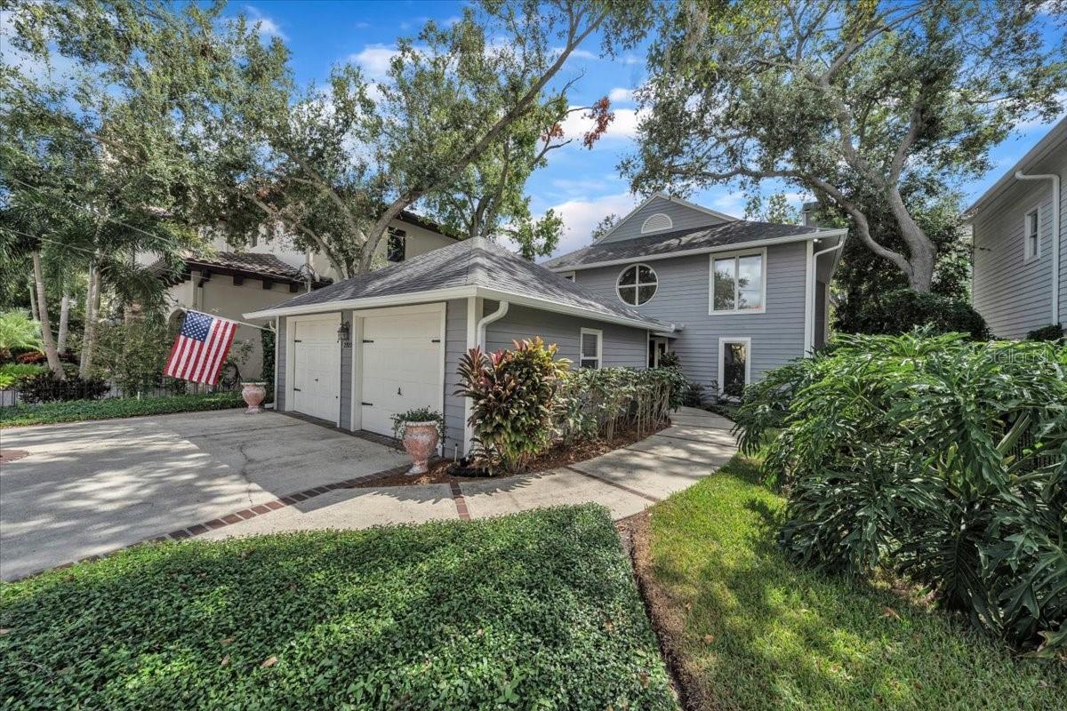 BAY BLUFF - Residential