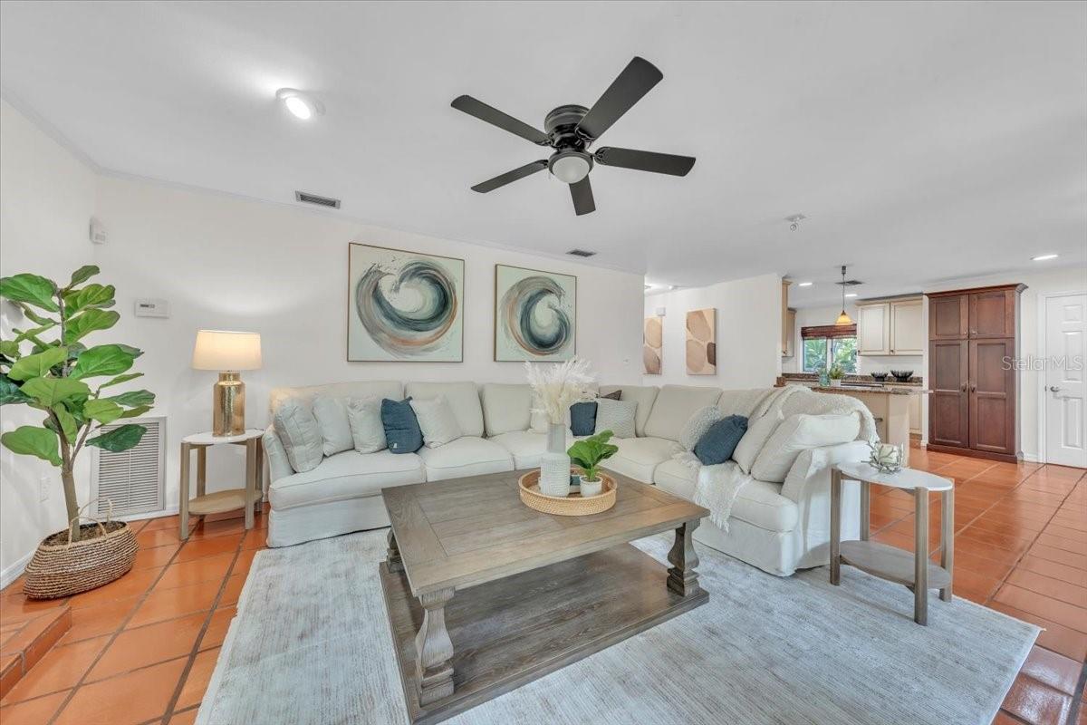 BAY BLUFF - Residential