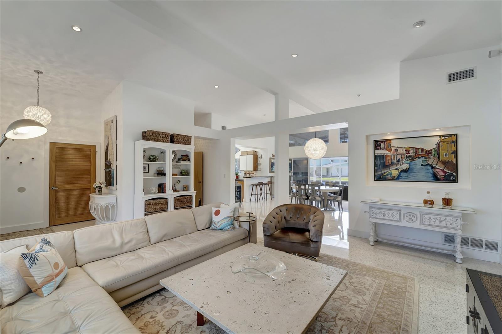 SARA SANDS - Residential