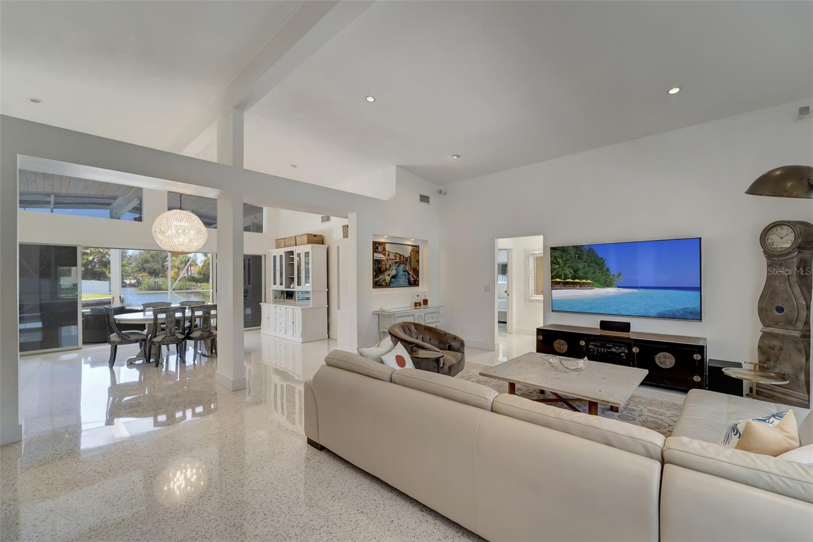 SARA SANDS - Residential