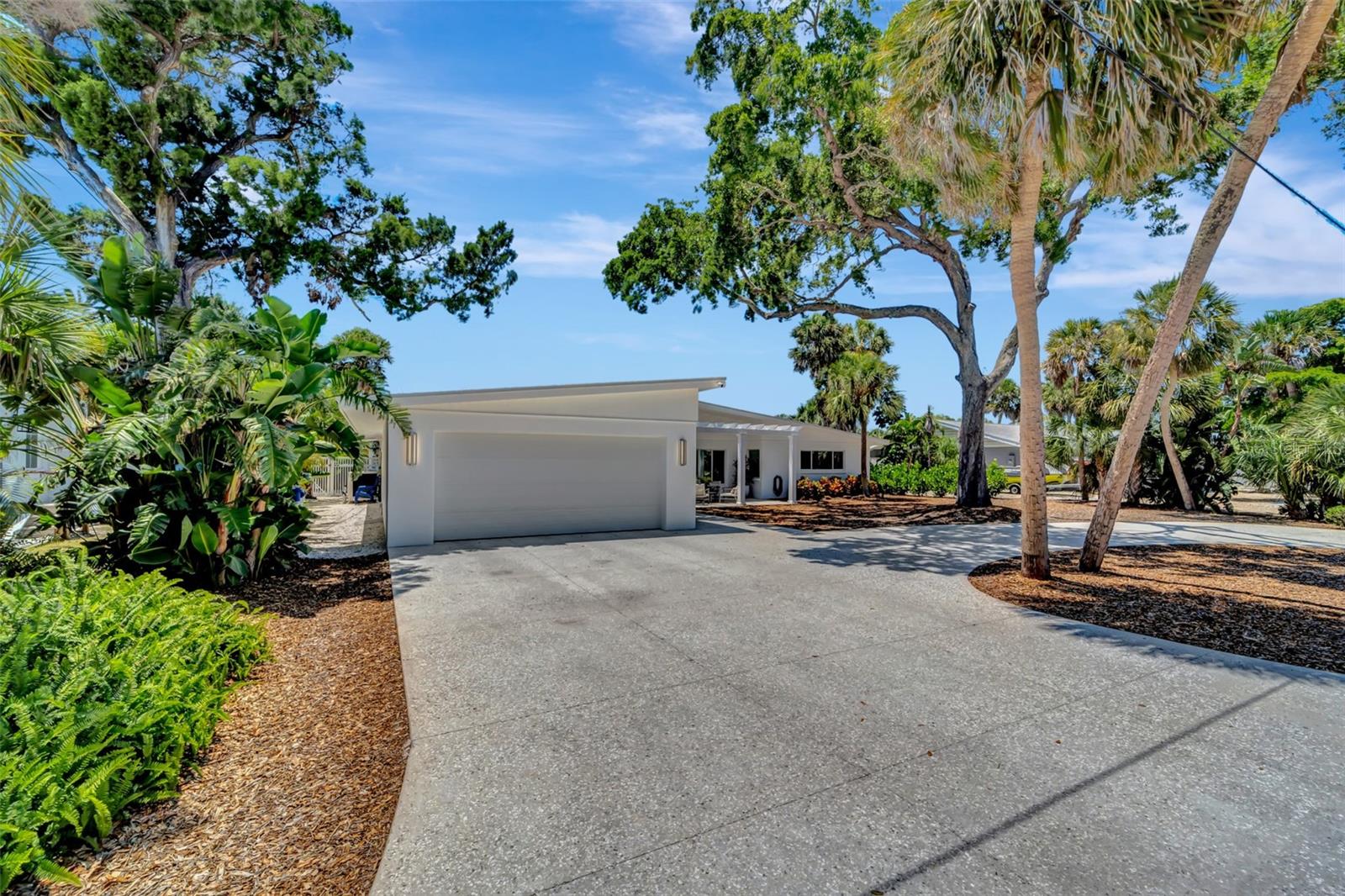 SARA SANDS - Residential