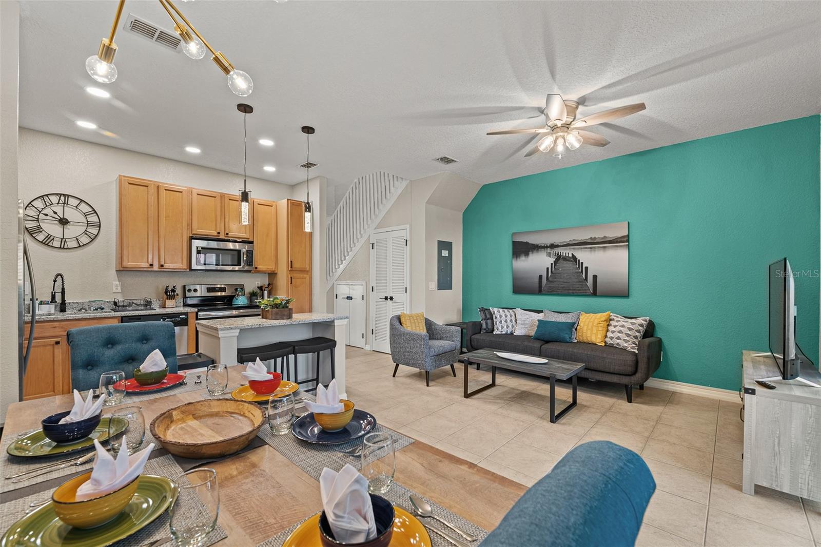 CORAL CAY RESORT - Residential Lease