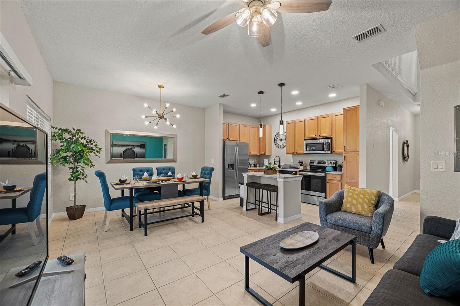 CORAL CAY RESORT - Residential Lease