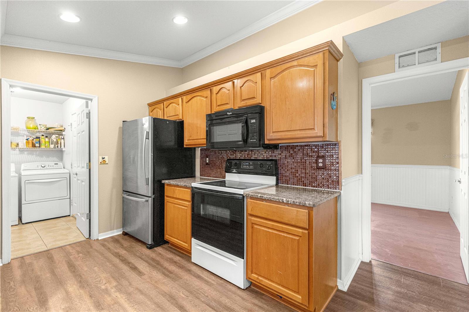 EDGEWATER ESTATE - Residential