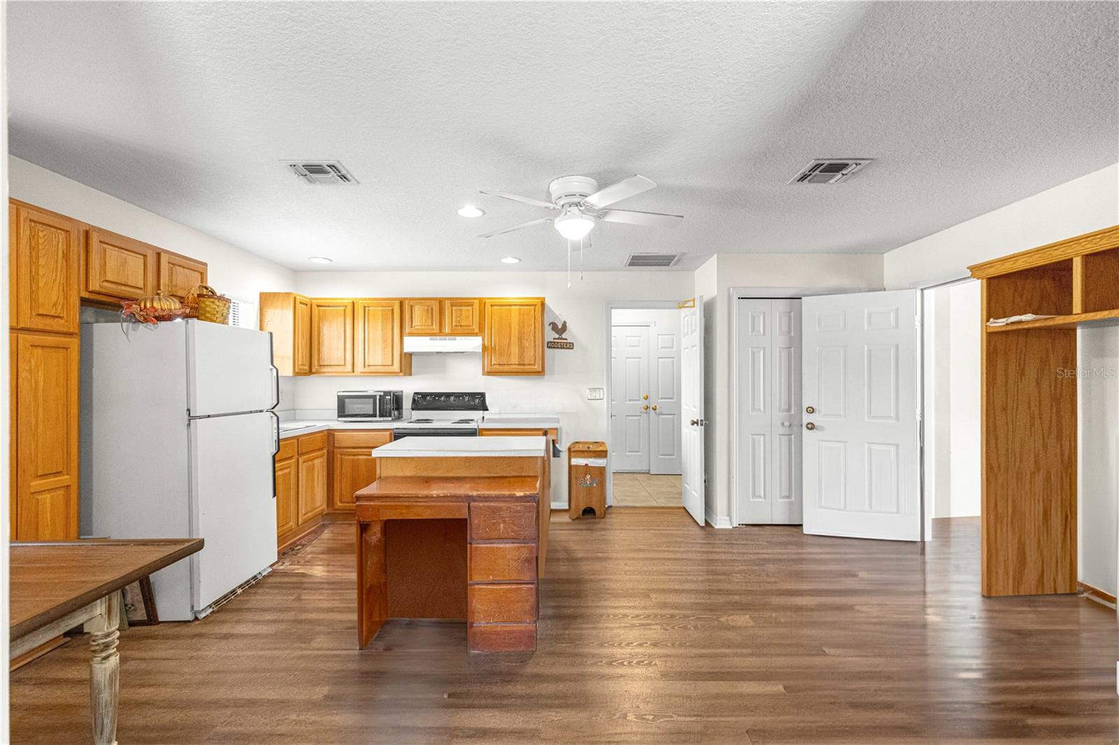 EDGEWATER ESTATE - Residential