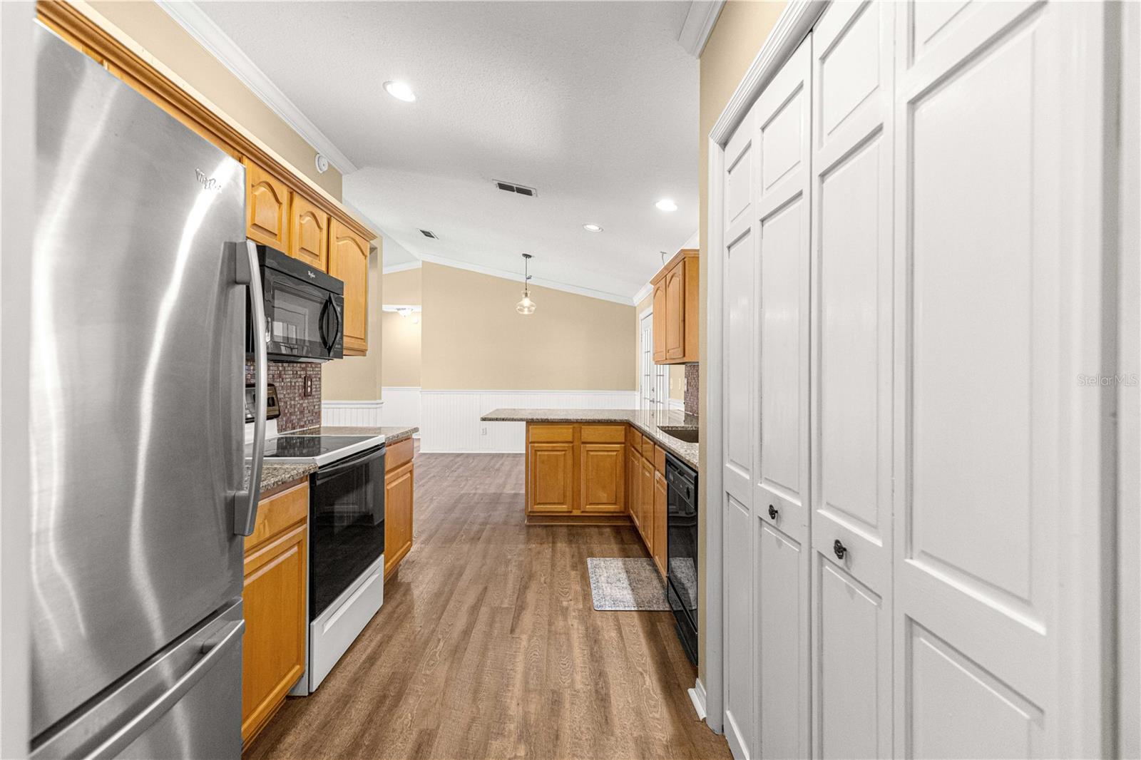 EDGEWATER ESTATE - Residential