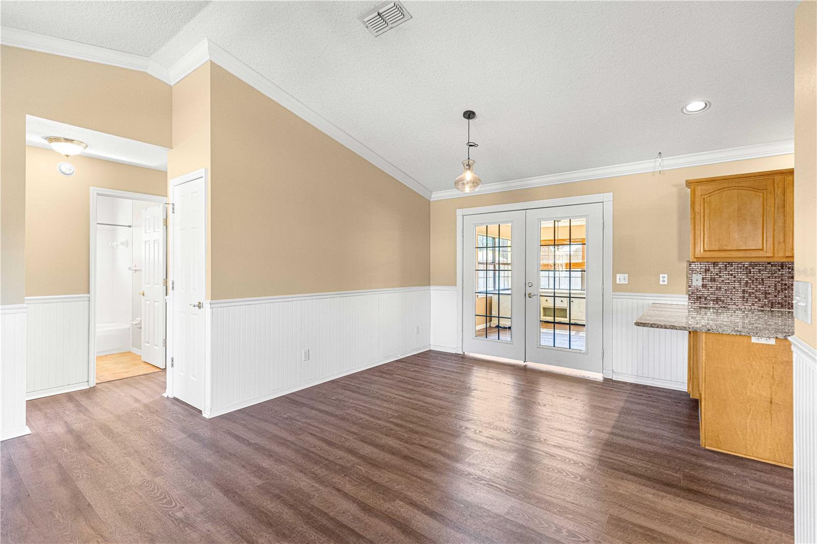 EDGEWATER ESTATE - Residential