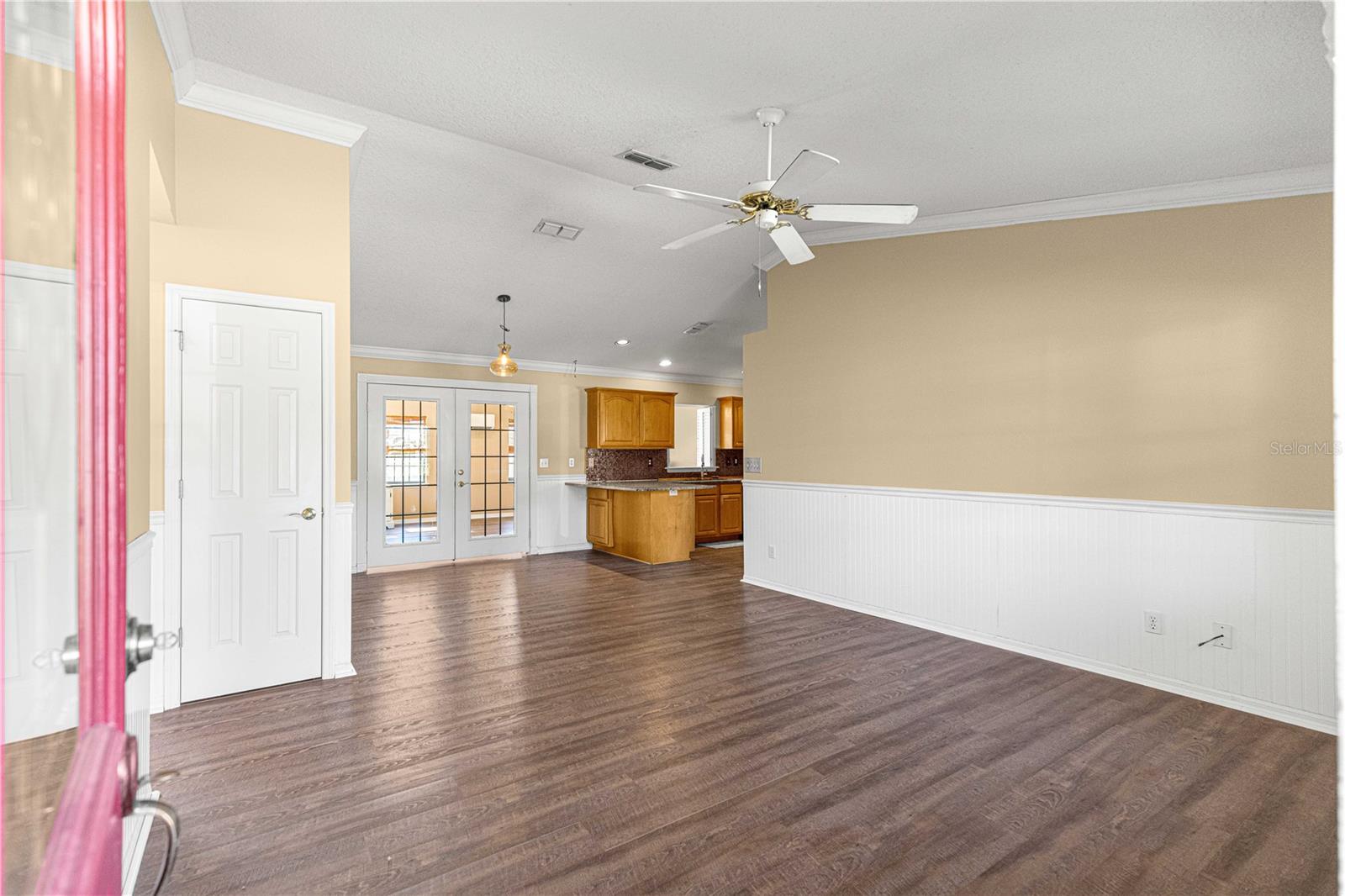 EDGEWATER ESTATE - Residential