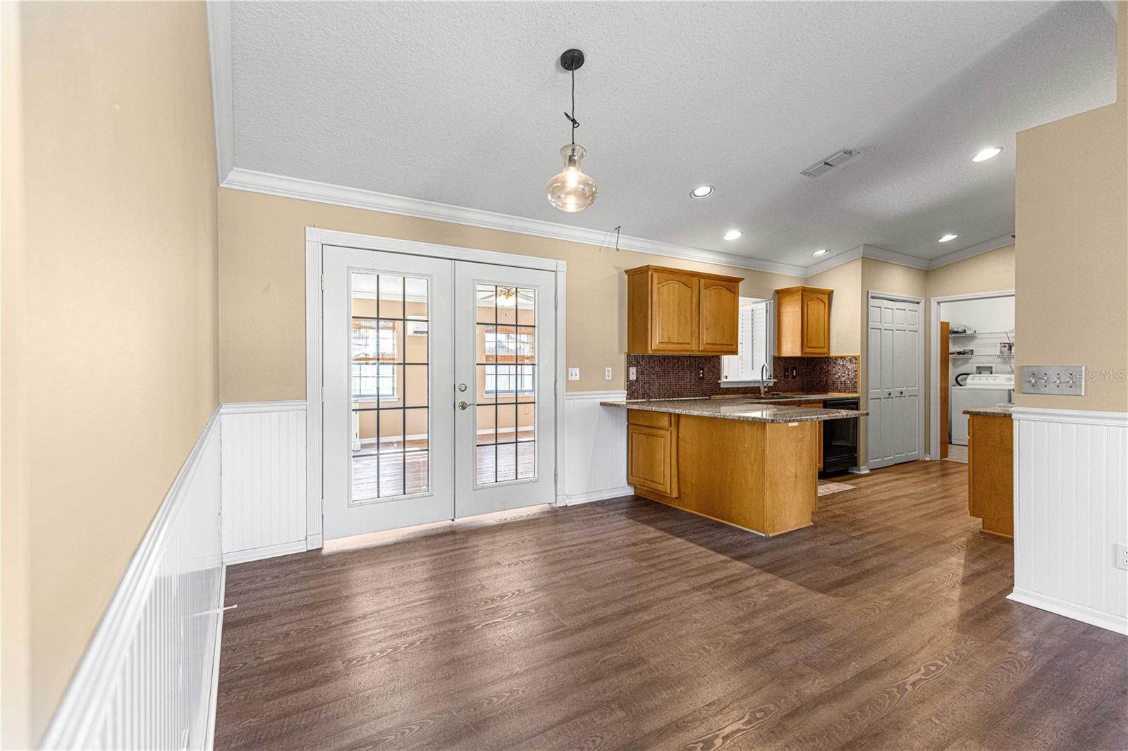 EDGEWATER ESTATE - Residential