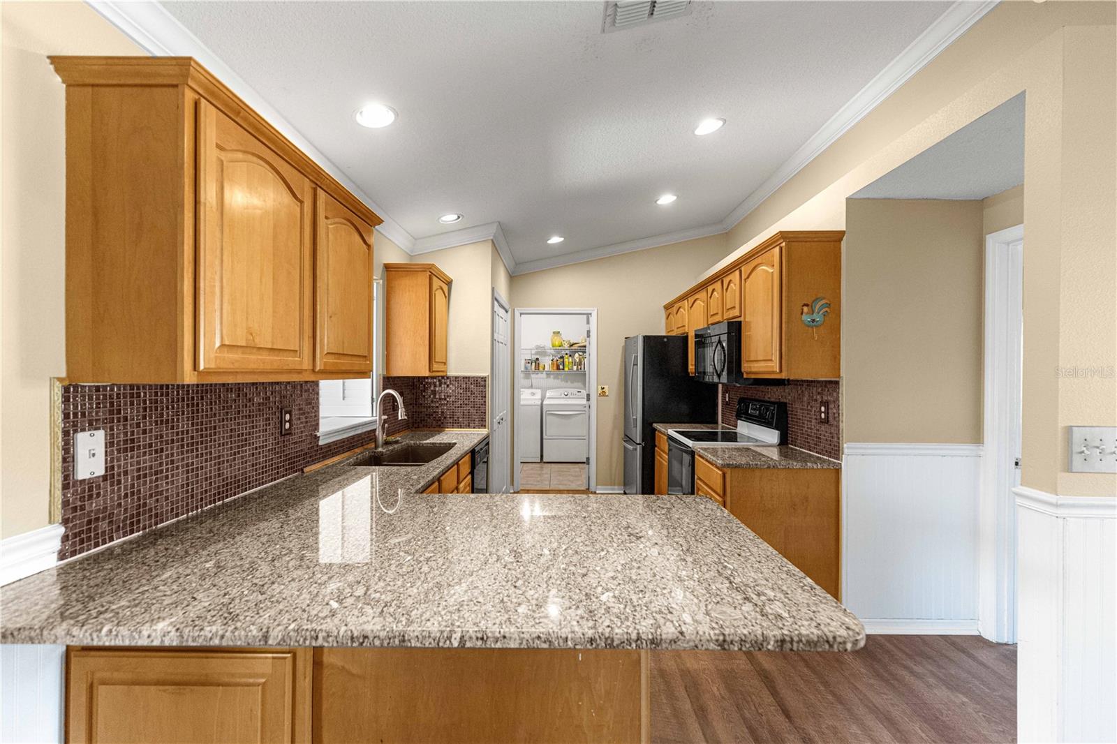 EDGEWATER ESTATE - Residential