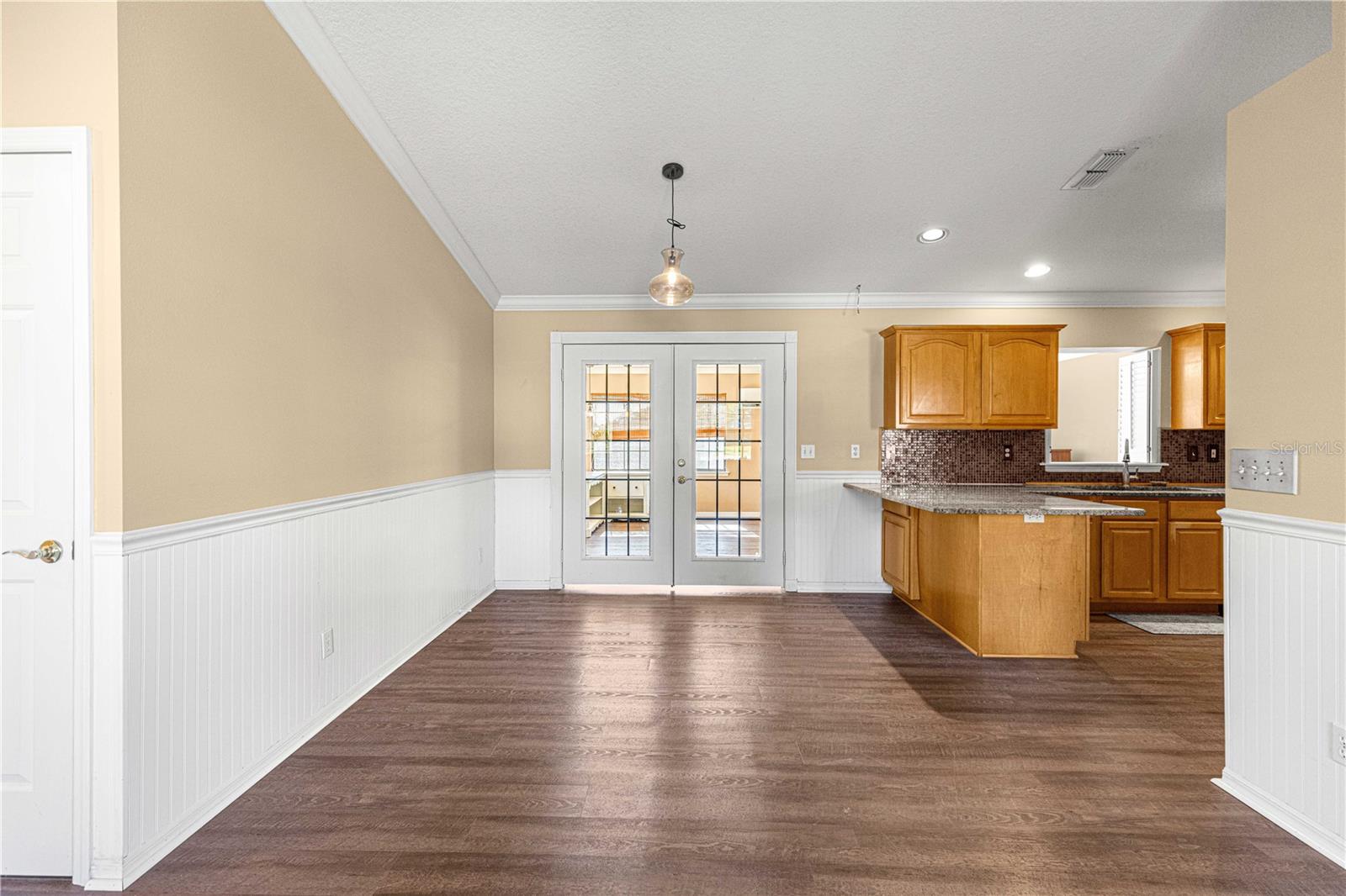 EDGEWATER ESTATE - Residential