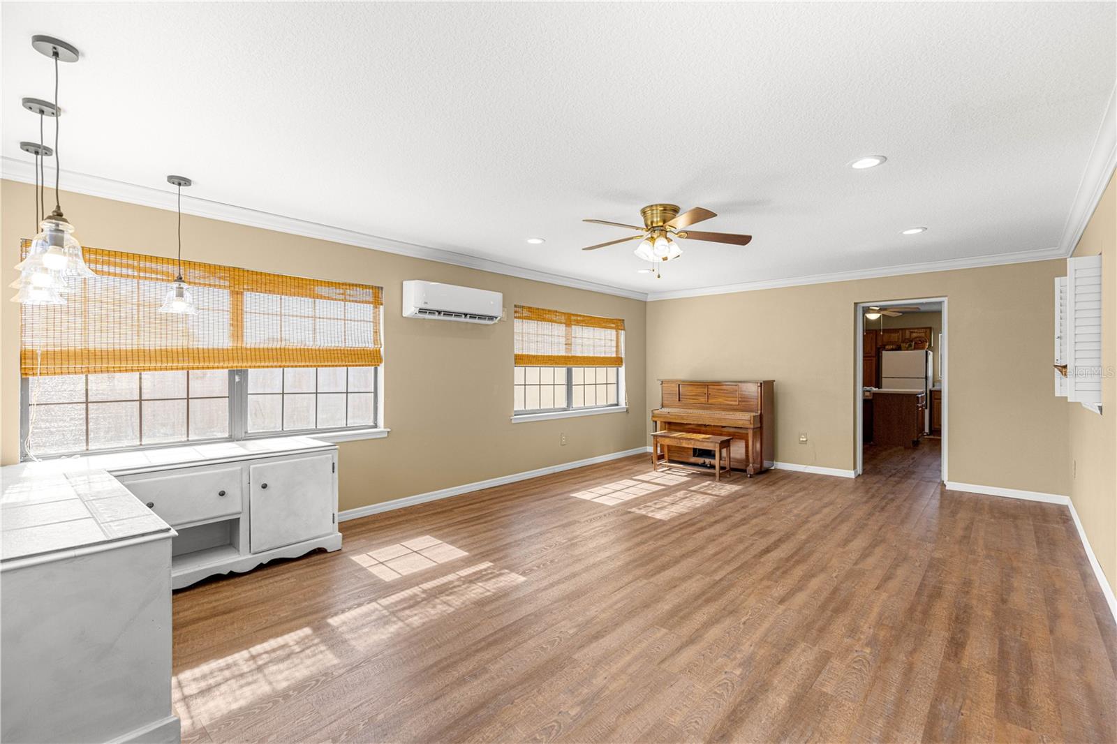 EDGEWATER ESTATE - Residential