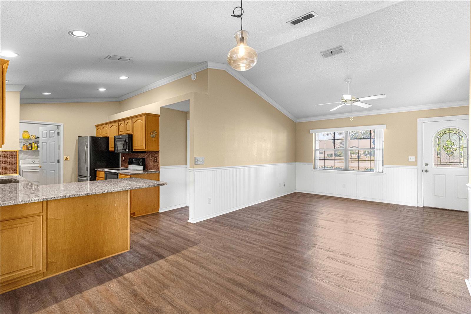 EDGEWATER ESTATE - Residential