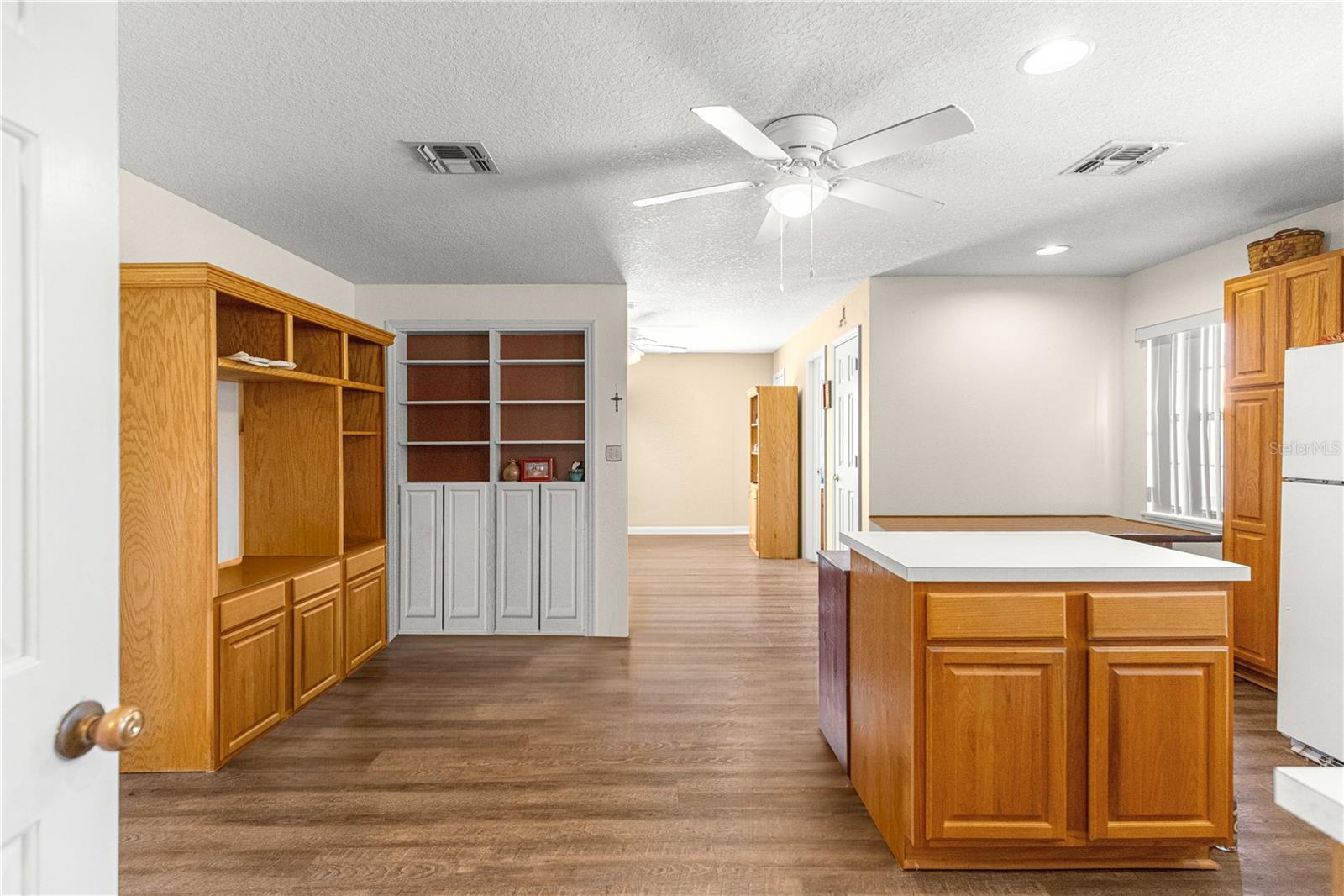 EDGEWATER ESTATE - Residential