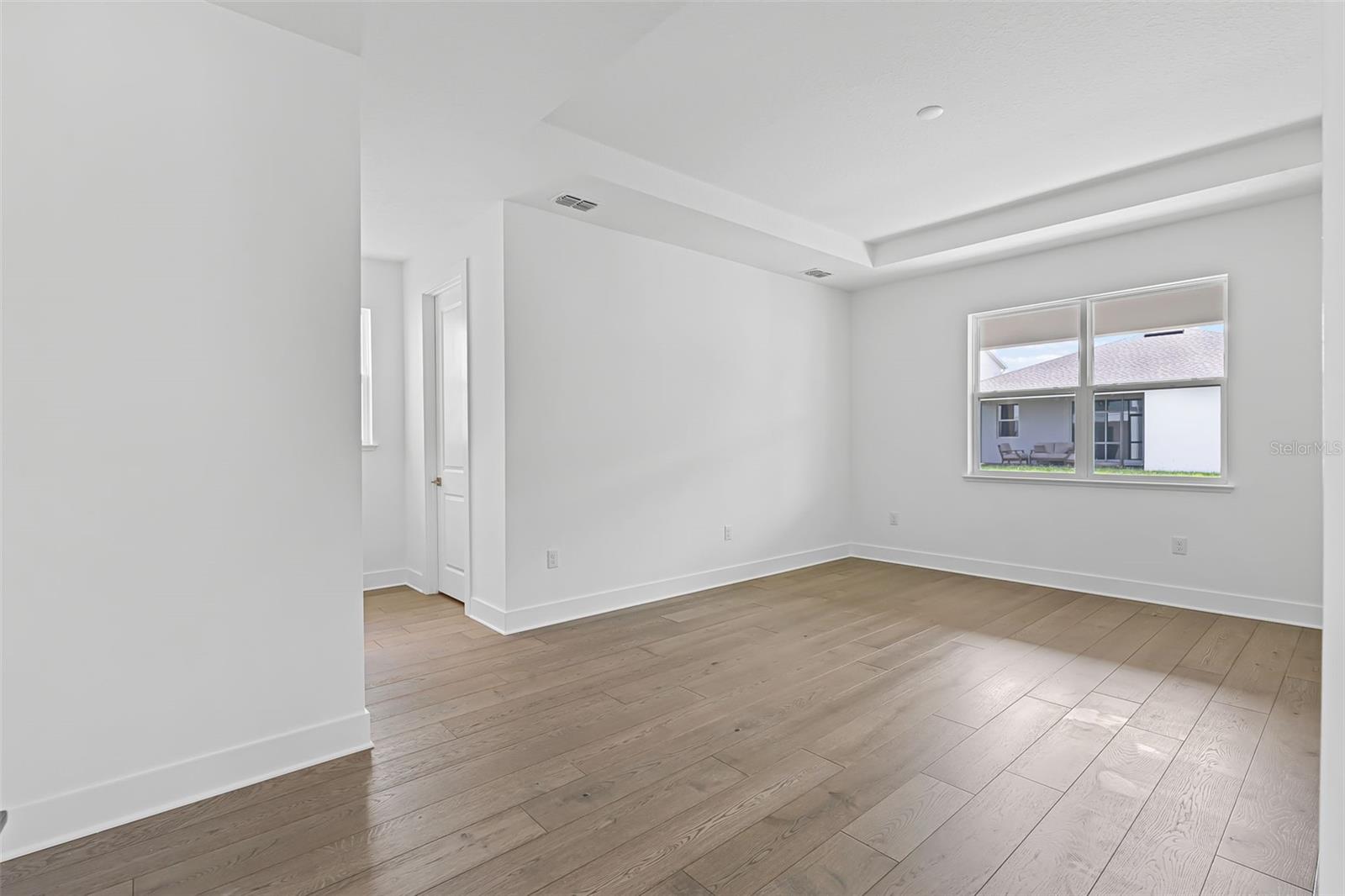 BRONSON PEAK - Residential Lease