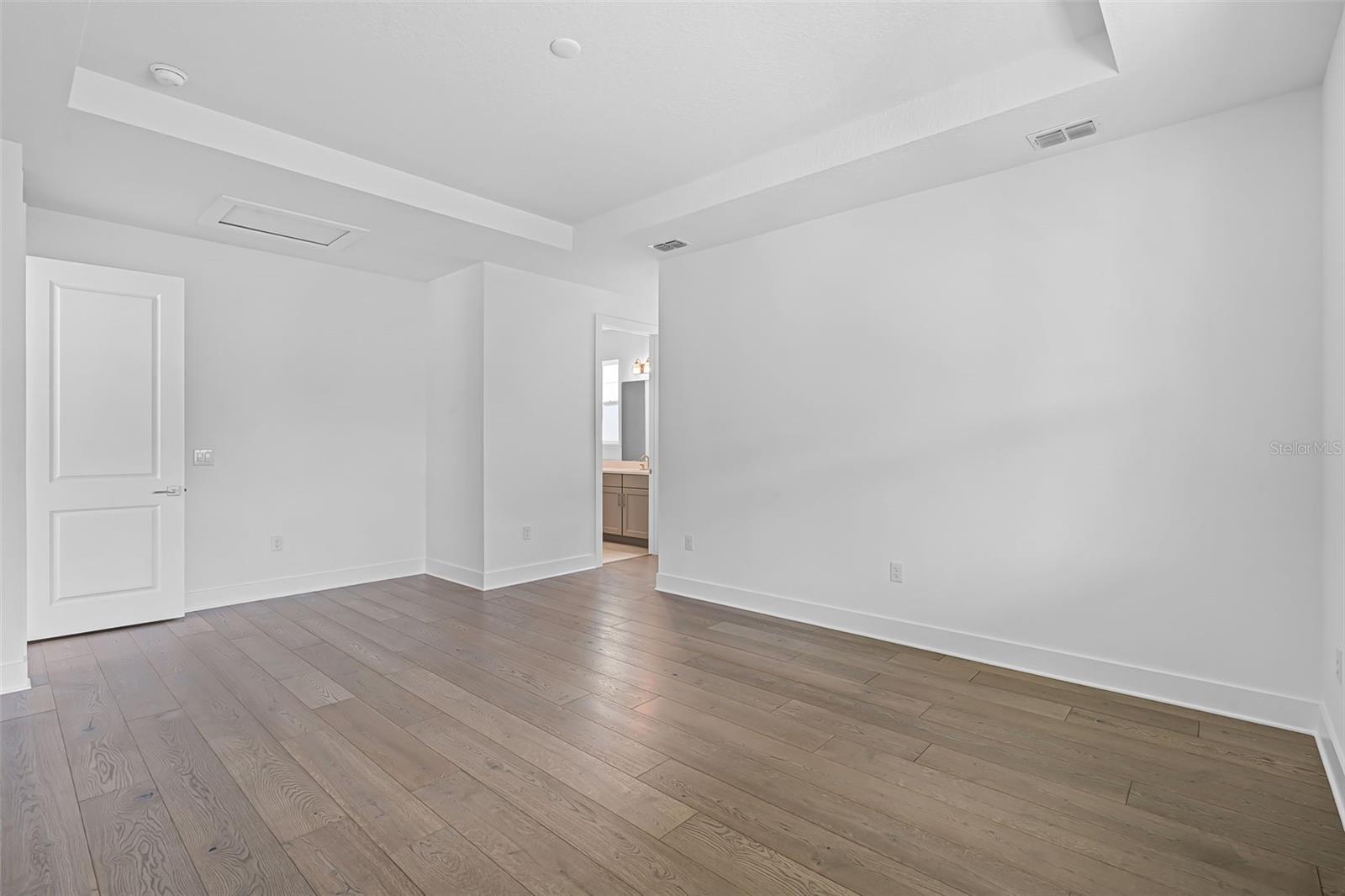 BRONSON PEAK - Residential Lease