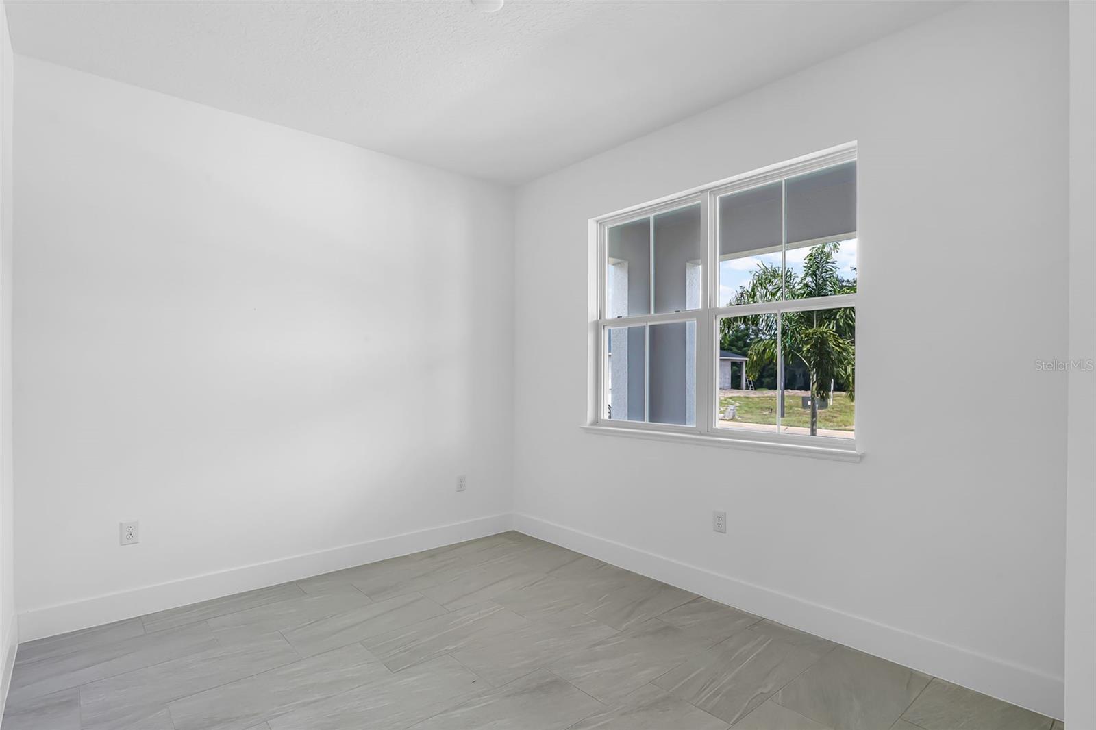 BRONSON PEAK - Residential Lease