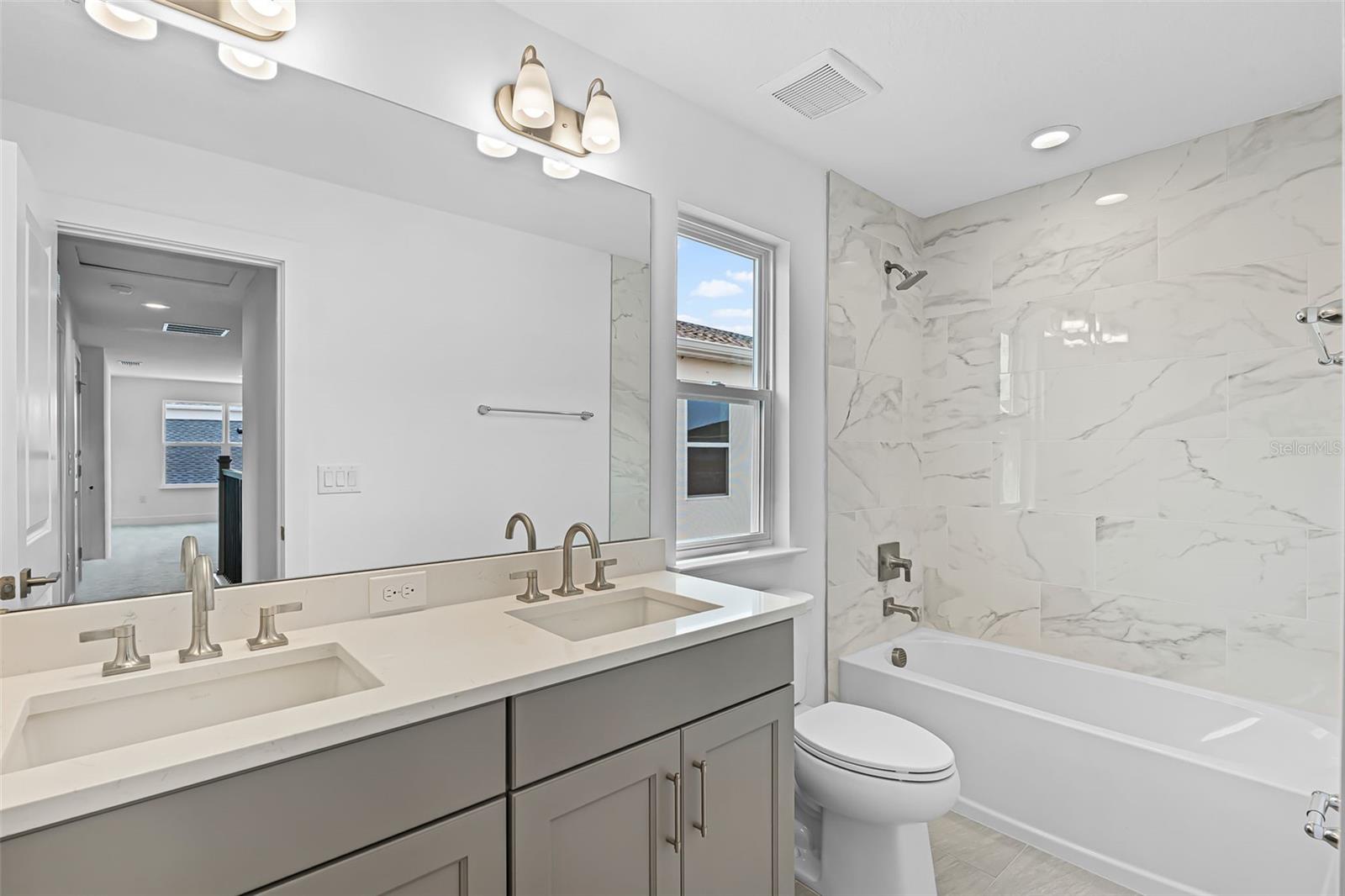 BRONSON PEAK - Residential Lease